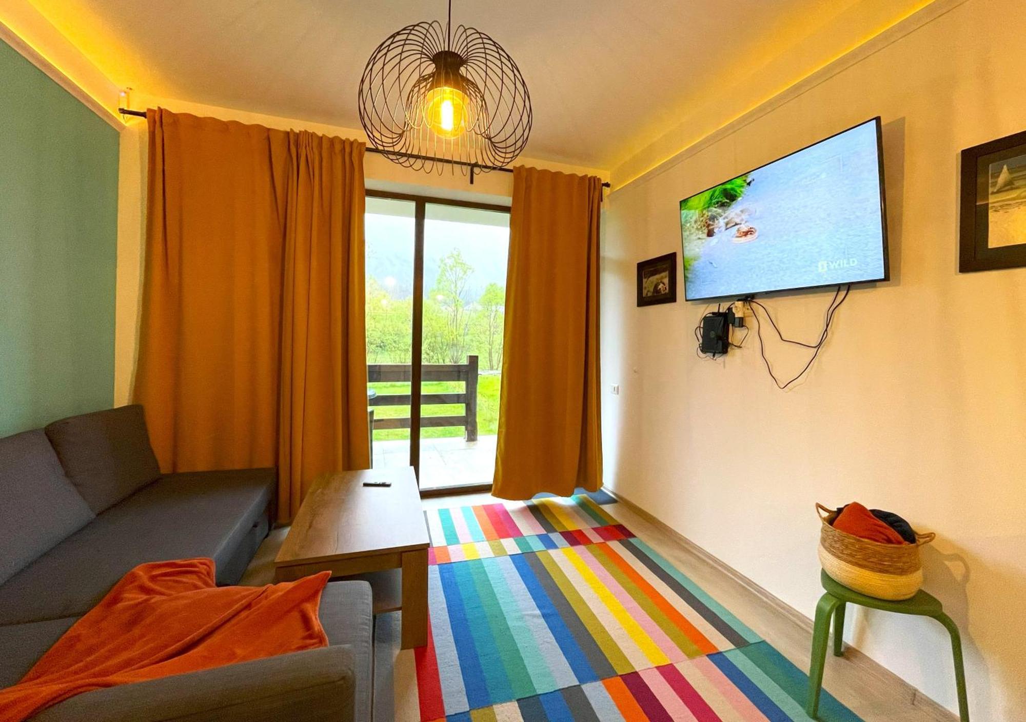 בוסטאני Cozy Riverfront Apartments With Garden And Mountain View מראה חיצוני תמונה