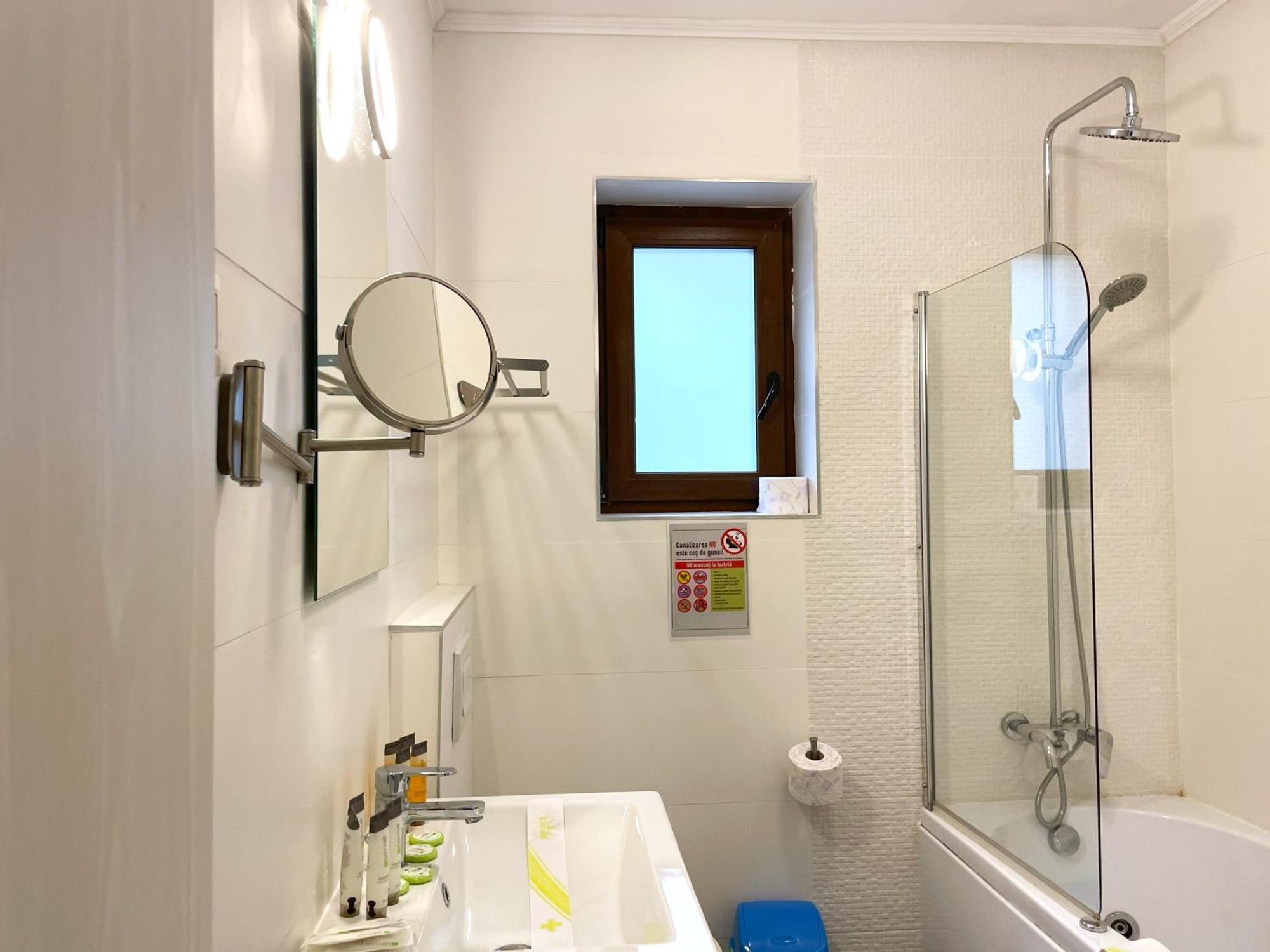 בוסטאני Cozy Riverfront Apartments With Garden And Mountain View מראה חיצוני תמונה