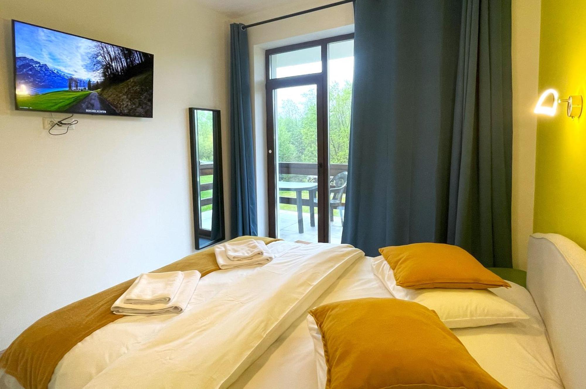 בוסטאני Cozy Riverfront Apartments With Garden And Mountain View מראה חיצוני תמונה