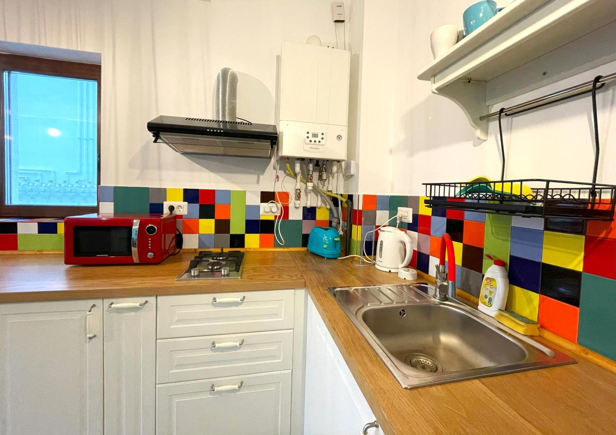 בוסטאני Cozy Riverfront Apartments With Garden And Mountain View מראה חיצוני תמונה