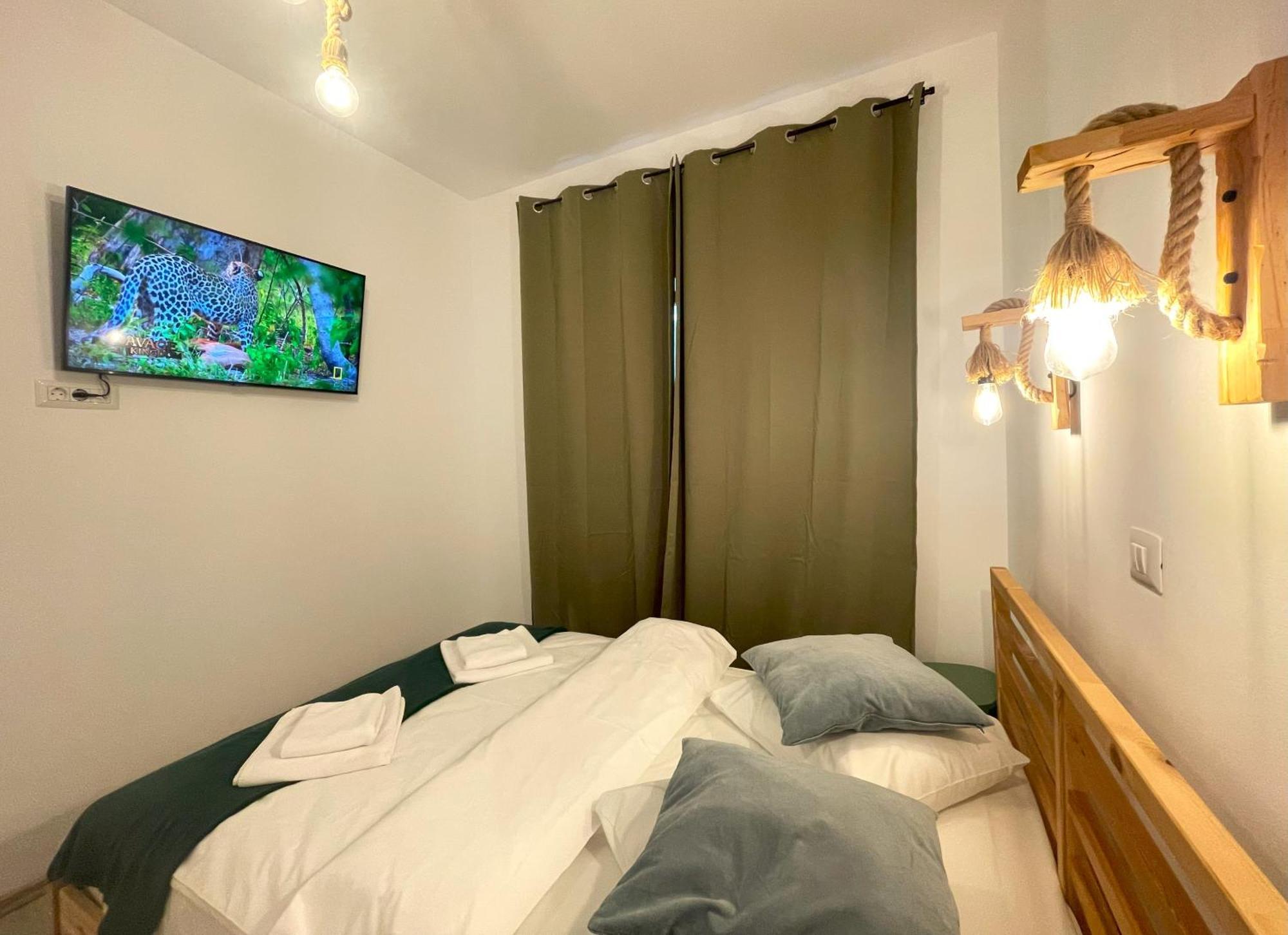 בוסטאני Cozy Riverfront Apartments With Garden And Mountain View מראה חיצוני תמונה