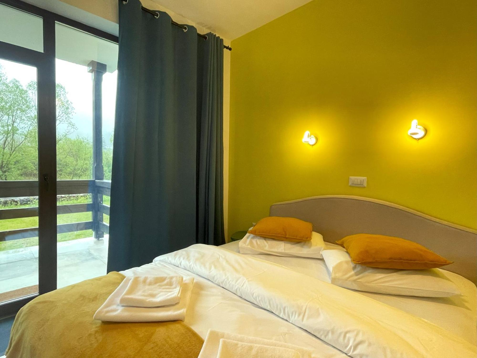 בוסטאני Cozy Riverfront Apartments With Garden And Mountain View מראה חיצוני תמונה